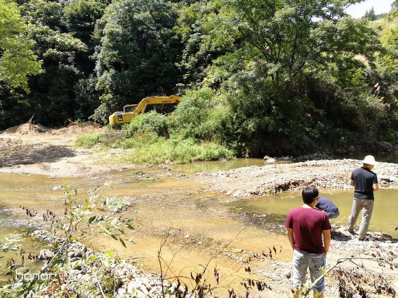 醴陵市局:联合整治水源地采砂行为1