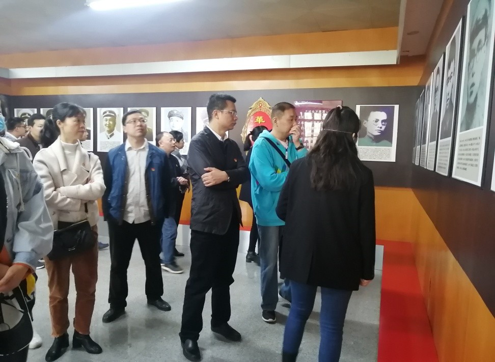 重温入党誓词,缅怀革命先烈——天元区自然资源局开展现场学党史专题活动3