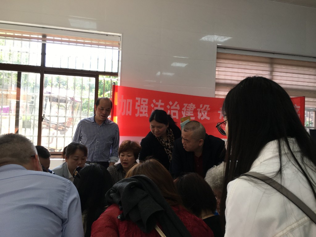 我局开展“法规信访进基层”宣传活动2